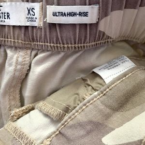 Hollister Ultra High Rise Camo Cargo Pants